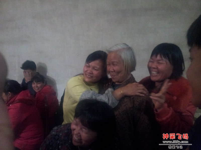 哈哈！我老妈也有诈妈娇的时候！！