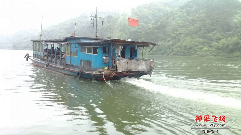 俾隔离只豪华邮轮爬头先