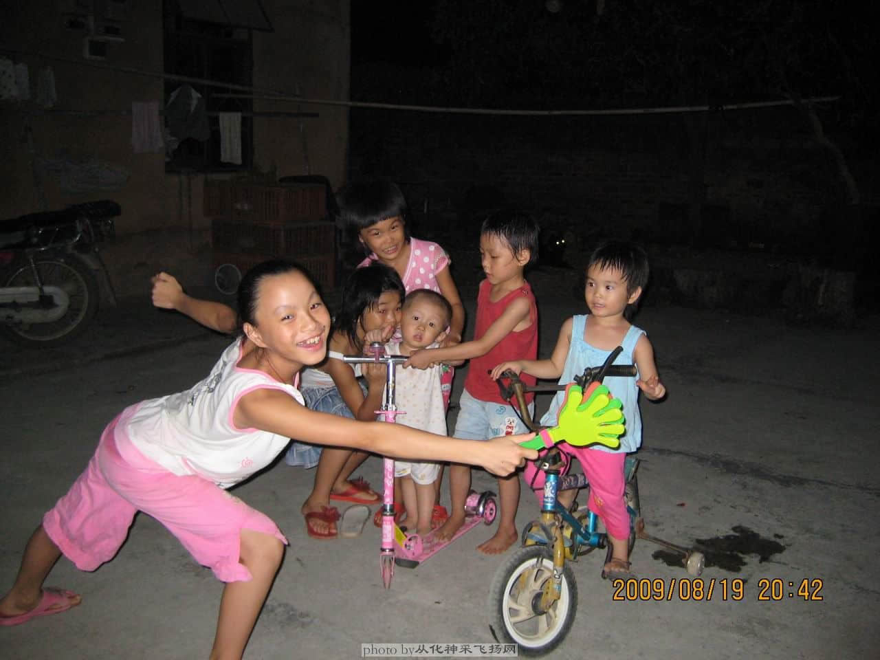 小表妹又来抢镜了，真没她办法