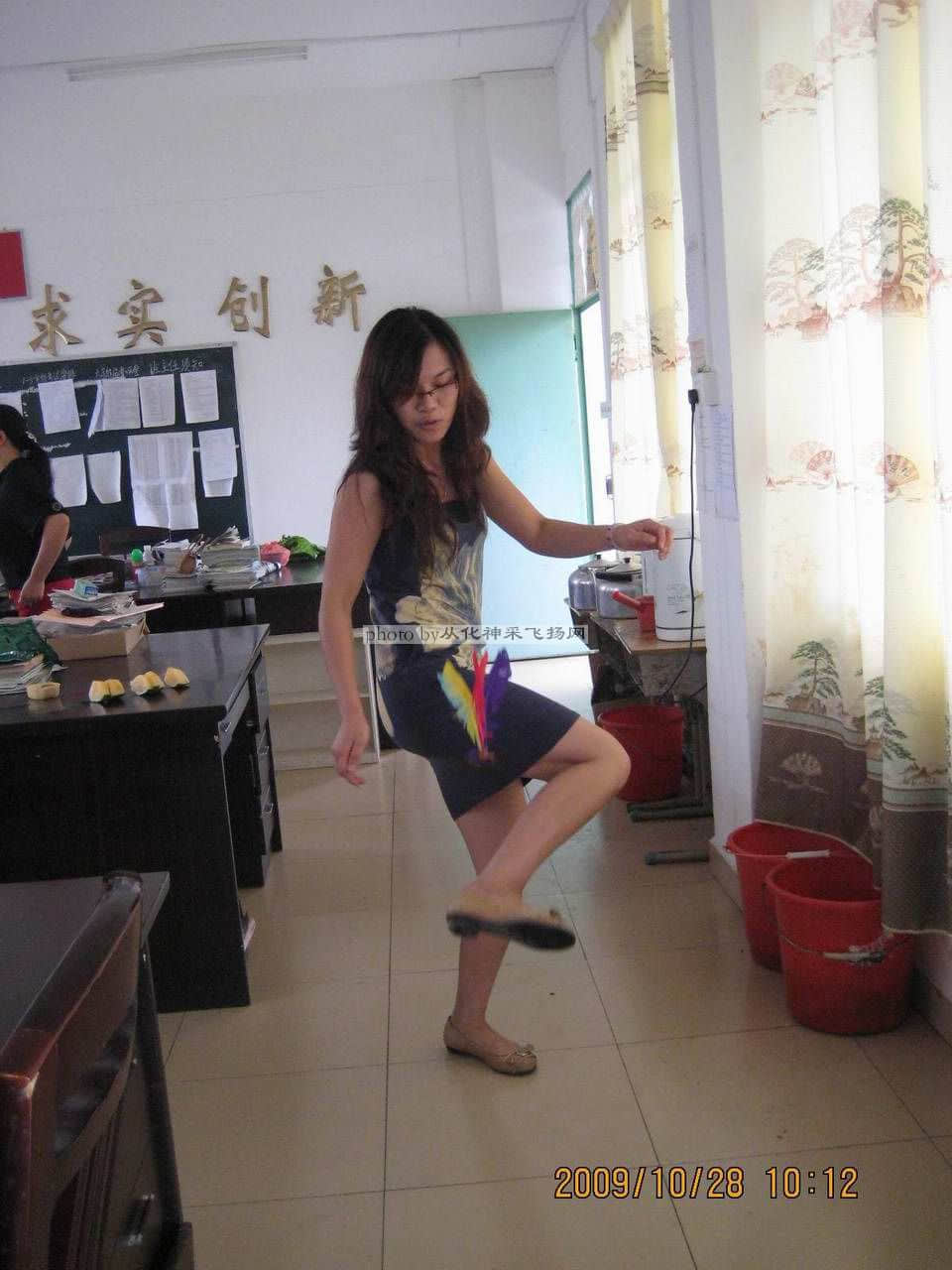 穿裙子的她也不赖哦！o(∩_∩)o...哈哈