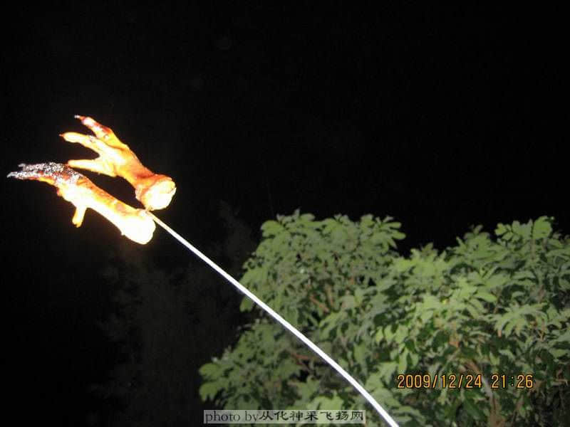 黑夜中的“魔爪”