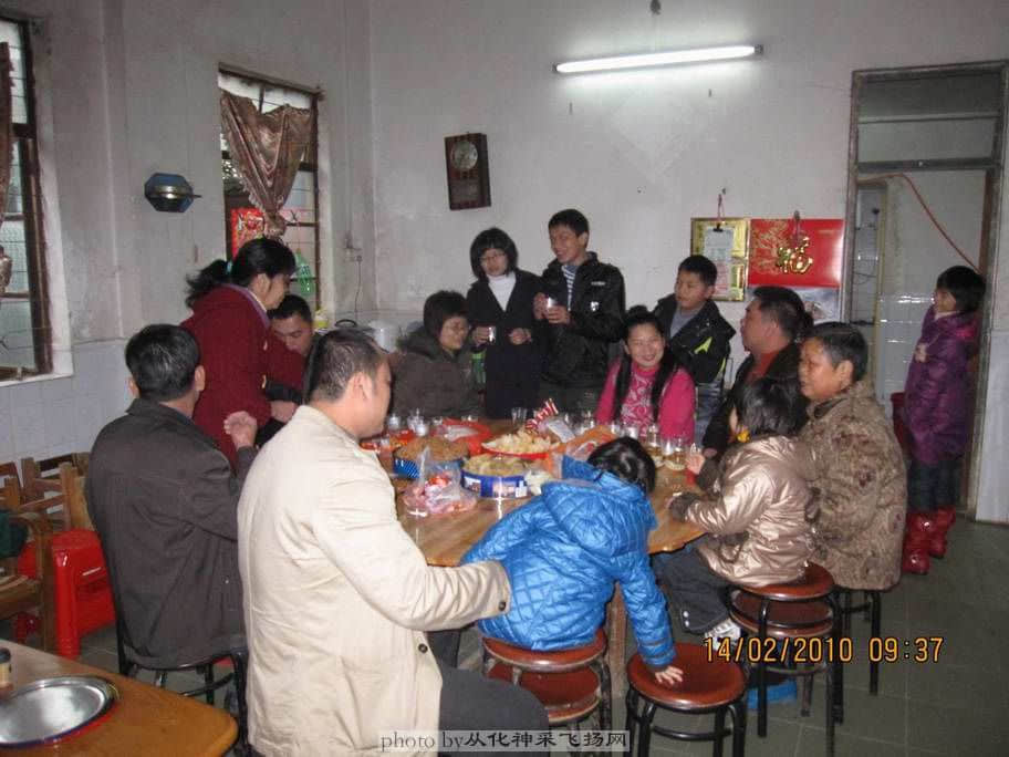 想逗利是都要排队的哦..哈哈